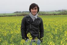 Khoa in field